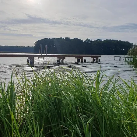 Im Der Valk Linstow 度假居 *